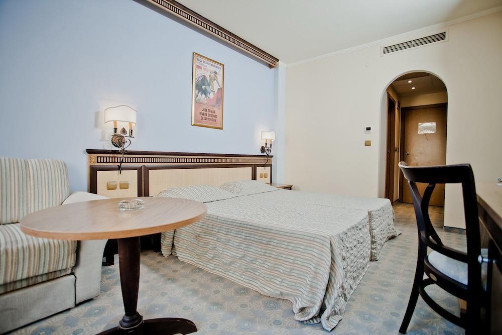Andalucia Beach Hotel النايت المظهر الخارجي الصورة