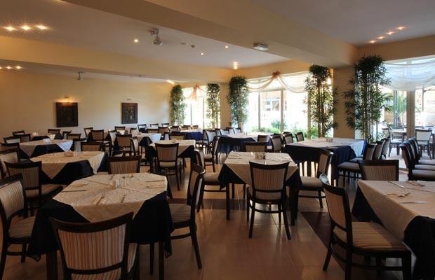Andalucia Beach Hotel النايت المظهر الخارجي الصورة