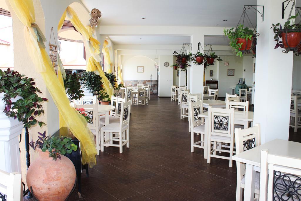 Andalucia Beach Hotel النايت المظهر الخارجي الصورة