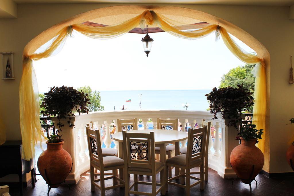 Andalucia Beach Hotel النايت المظهر الخارجي الصورة
