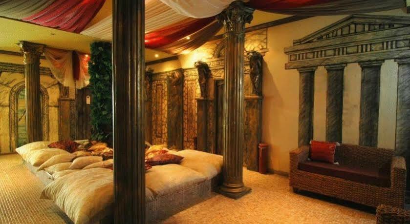 Andalucia Beach Hotel النايت المظهر الخارجي الصورة