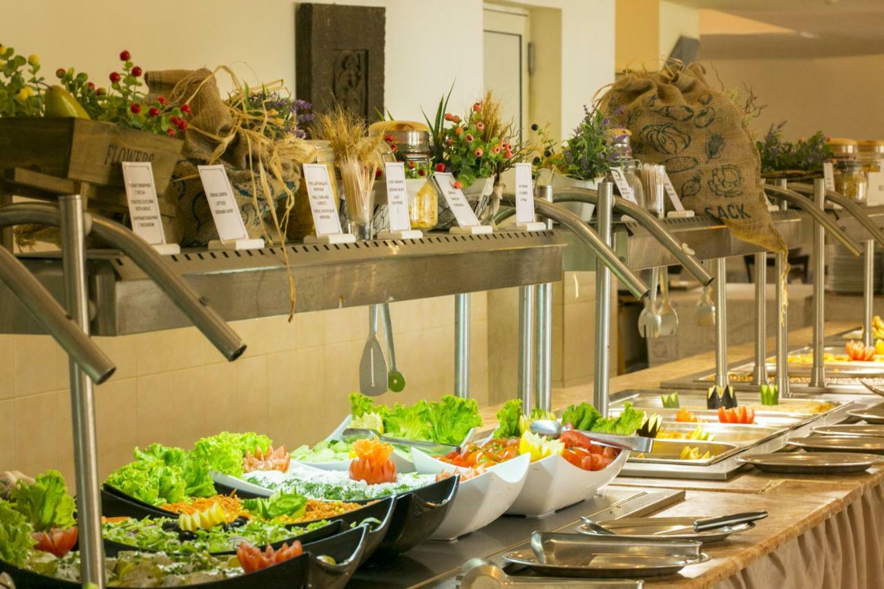 Andalucia Beach Hotel النايت المظهر الخارجي الصورة