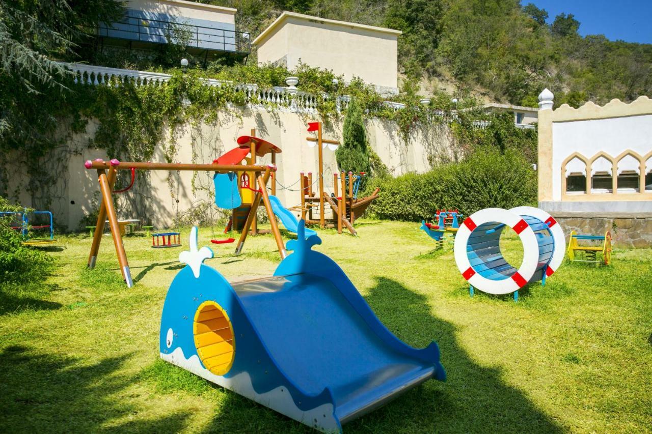 Andalucia Beach Hotel النايت المظهر الخارجي الصورة