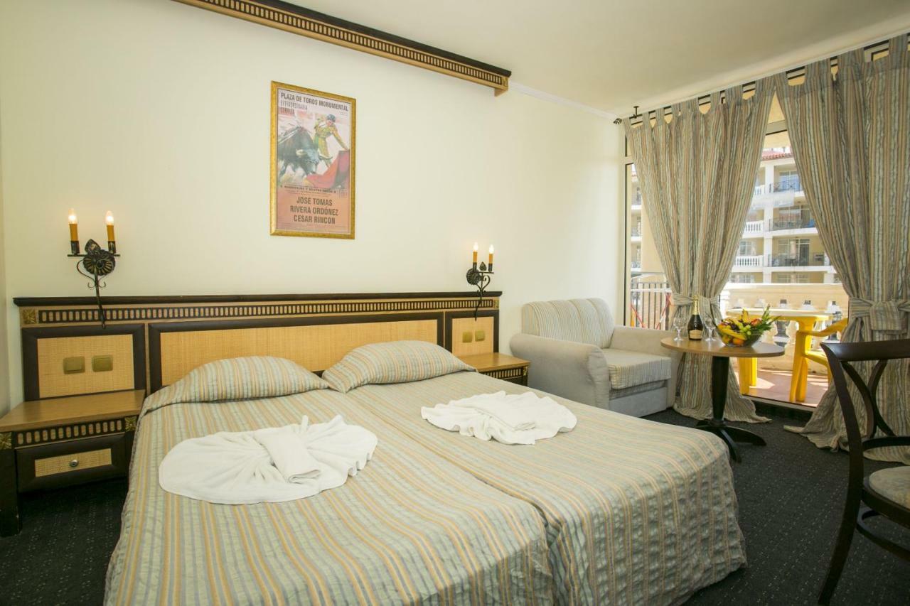 Andalucia Beach Hotel النايت الغرفة الصورة
