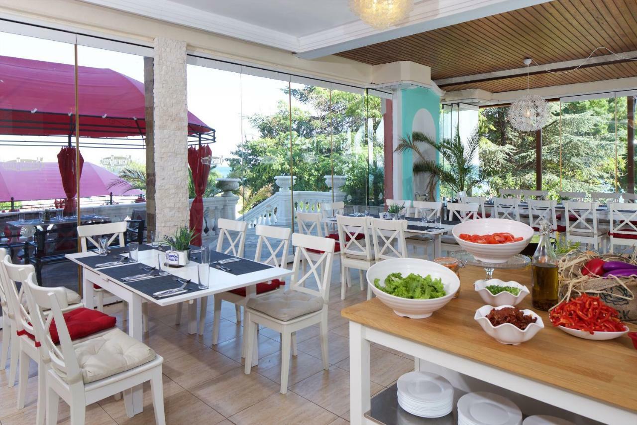 Andalucia Beach Hotel النايت المظهر الخارجي الصورة